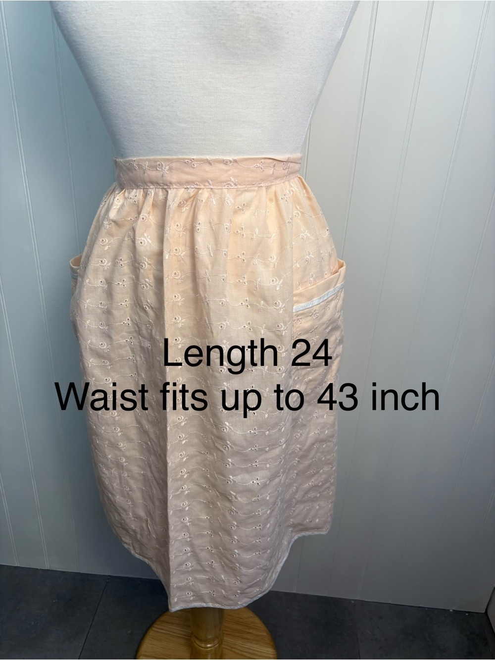Vintage Light Peach Eyelet Half Apron Cottagecore Prairie Waist Tie - Picture 4 of 6